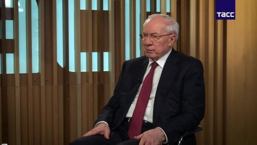 Азаров заявил ТАСС, что ожидает продвижения на переговорах по Украине в Женеве