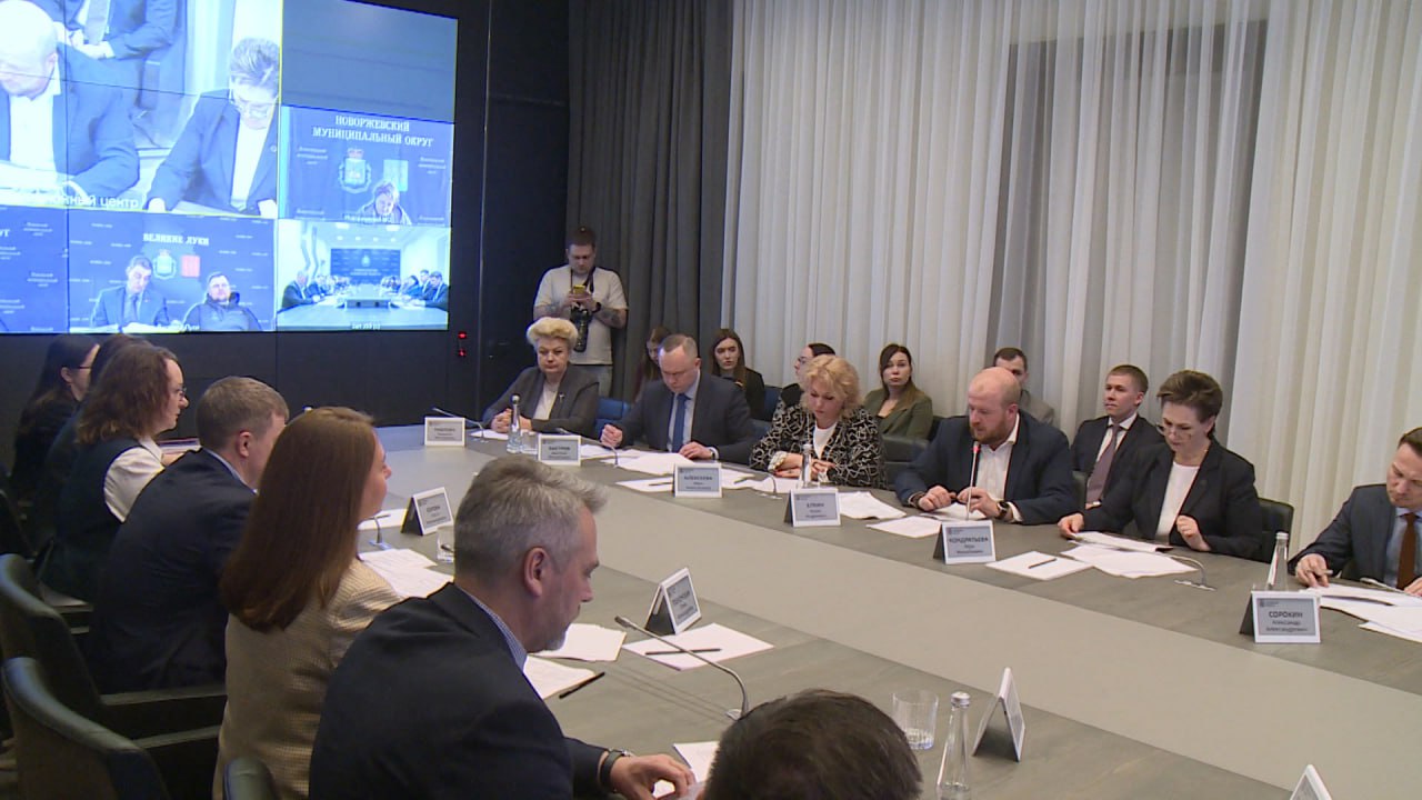 Более 900 различных мероприятий планируется провести в Псковской области в рамках Года единства народов России