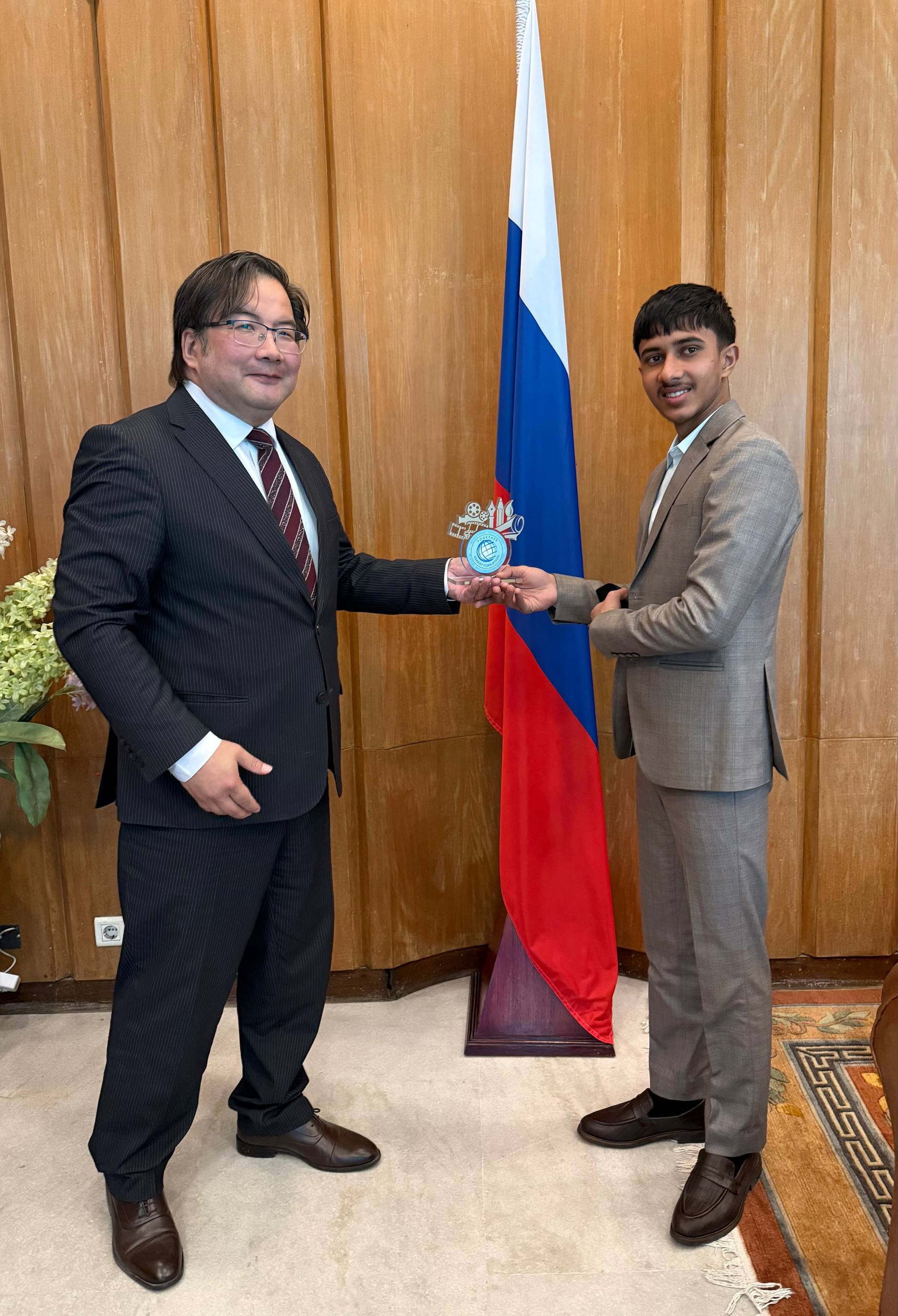 В Посольстве состоялась торжественная церемония награждения непальского школьника А.Пангени, занявшего III место в номинации «Лучший плакат в рамках Международного молодежного конкурса социальной антикоррупционной рекламы...