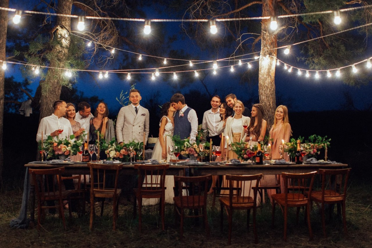 В России массово отказываются от традиционных пышных свадеб В России массово отказываются от традиционных пышных свадеб