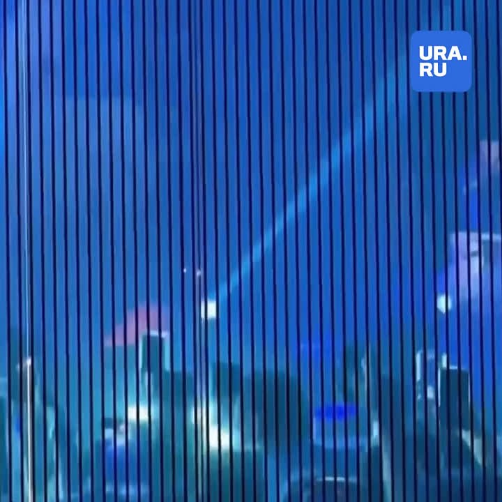 Аккуратнее на концертах! Владельцы смартфонов столкнулись с серьезной угрозой, способной мгновенно превратить дорогой гаджет в устройство с дефектом: лазерное излучение буквально прожигает матрицы камер