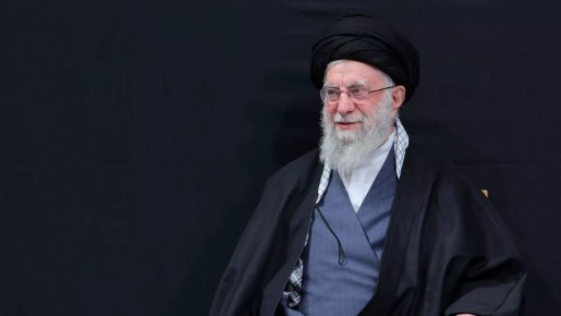 Верховный лидер Ирана Али Хаменеи выжил после атаки на страну