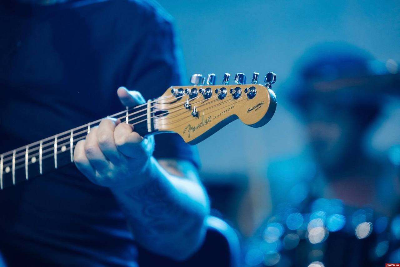 В Пскове состоялся концерт группы «ПилОт» в честь 15летия альбома «Осень» В Пскове состоялся концерт группы «ПилОт» в честь 15летия альбома «Осень»