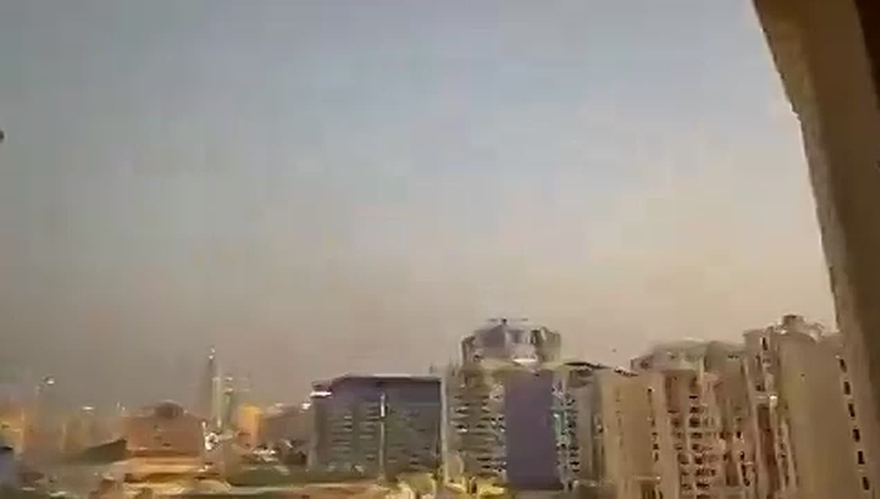 Четыре человека пострадали при атаке на Пальму Джумейра в Дубае