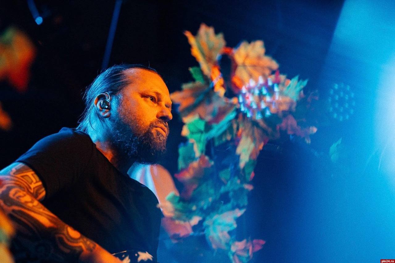 В Пскове состоялся концерт группы «ПилОт» в честь 15летия альбома «Осень» В Пскове состоялся концерт группы «ПилОт» в честь 15летия альбома «Осень»