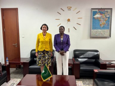 27 февраля в штаб-квартире Африканского союза директор Департамента партнерства с Африкой МИД России Т.Е.Довгаленко и Комиссар по здравоохранению, гуманитарным вопросам и социальному развитию Амма Твам-Амоа обменялись...