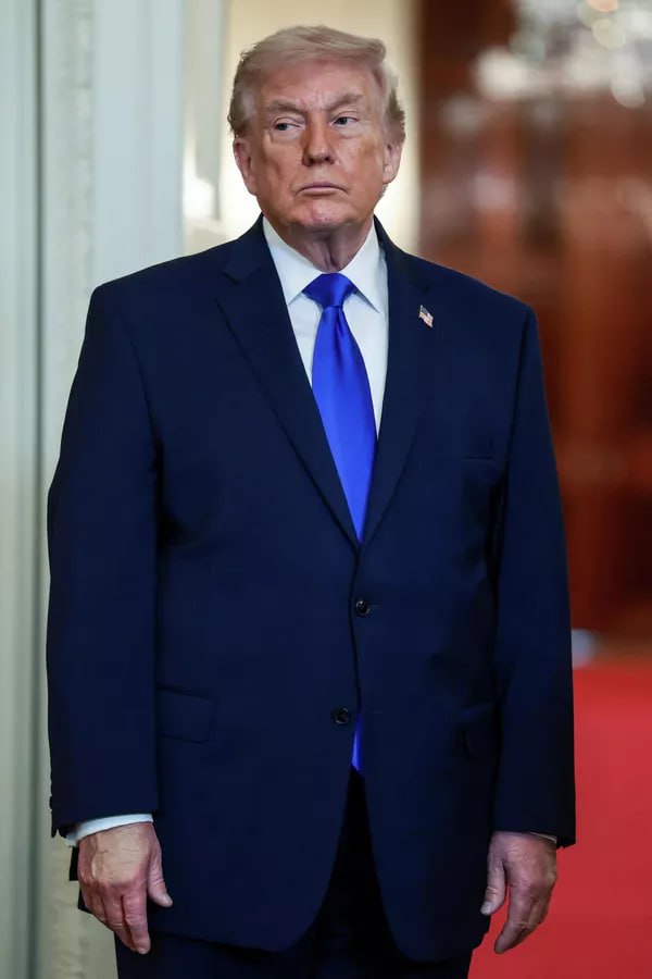 Жители Ирана и Ирака проводят демонстрации в честь погибшего Хаменеи Жители Ирана и Ирака проводят демонстрации в честь погибшего Хаменеи