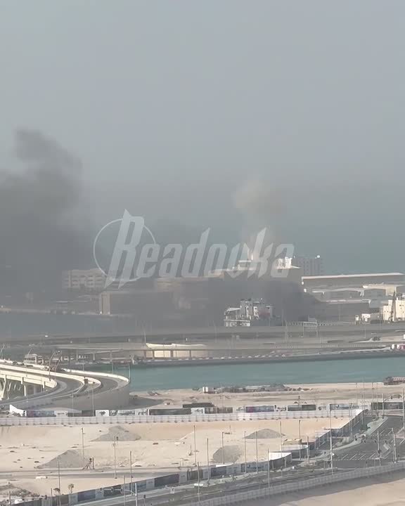 Взрыв прогремел в морском порту Абу-Даби