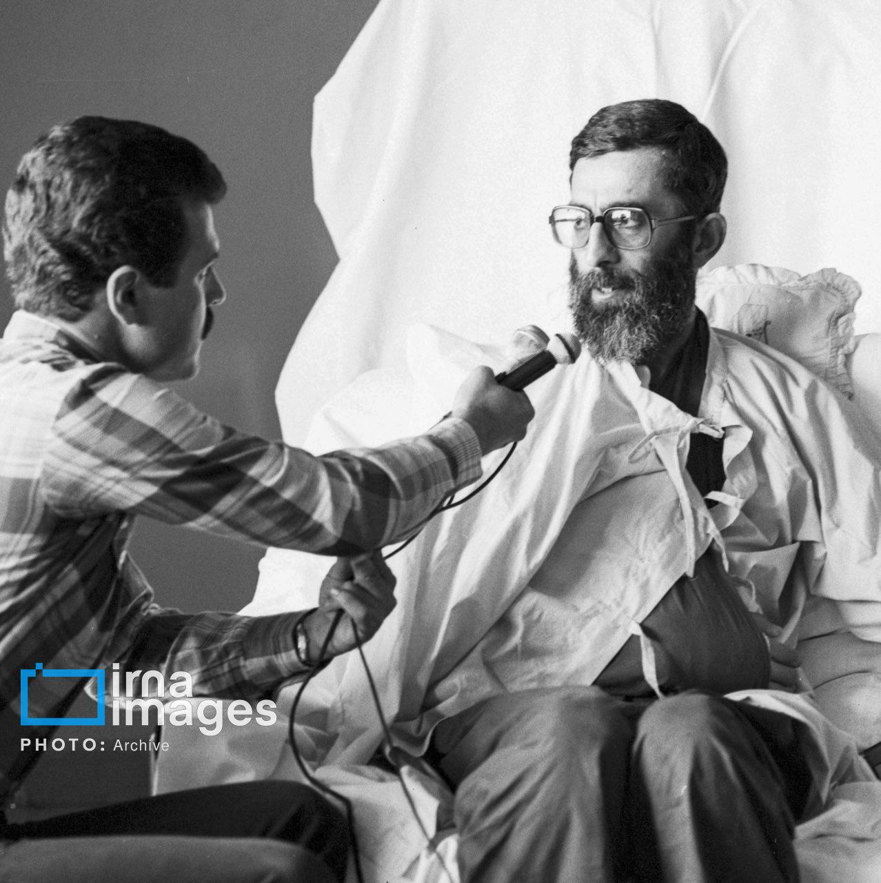 Аятолла Хаменеи в 1979-1981 годах Аятолла Хаменеи в 1979-1981 годах