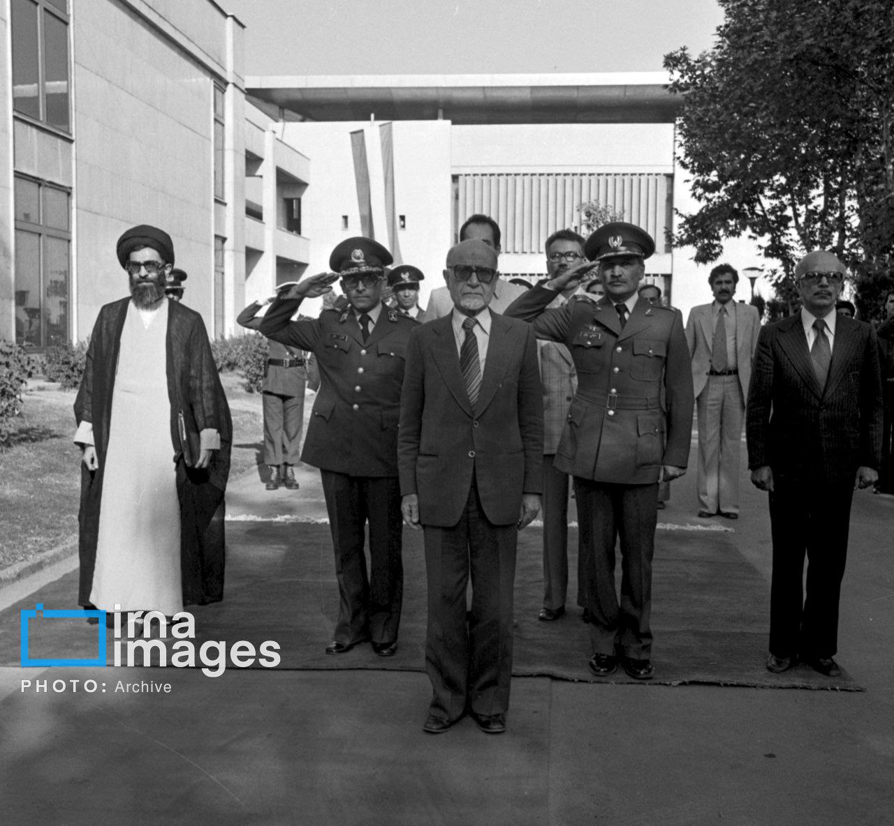 Аятолла Хаменеи в 1979-1981 годах Аятолла Хаменеи в 1979-1981 годах