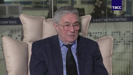 Северный полюс Луны может стать центром российских исследований, рассказал в интервью ТАСС научный руководитель ИКИ РАН академик Лев Зеленый