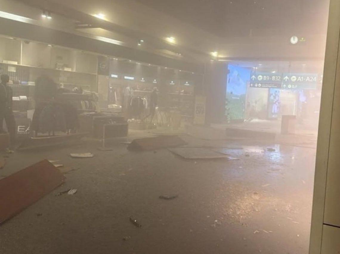 Международный аэропорт Дубая подвергся атаке со стороны Ирана Международный аэропорт Дубая подвергся атаке со стороны Ирана