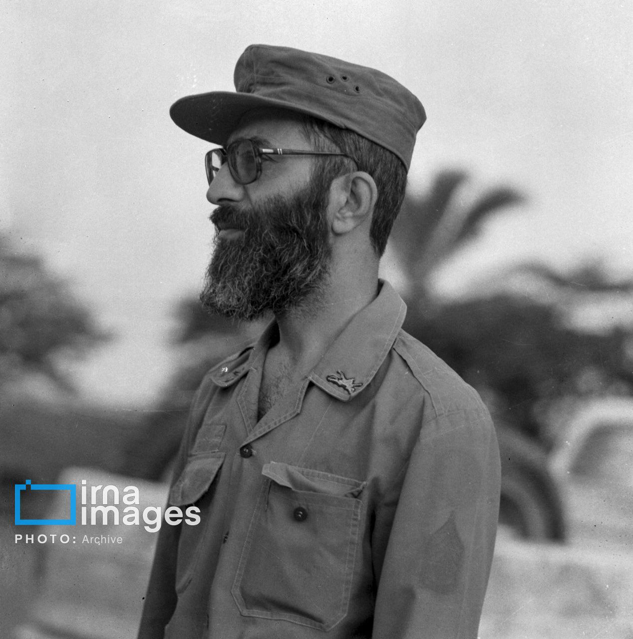 Аятолла Хаменеи в 1979-1981 годах Аятолла Хаменеи в 1979-1981 годах