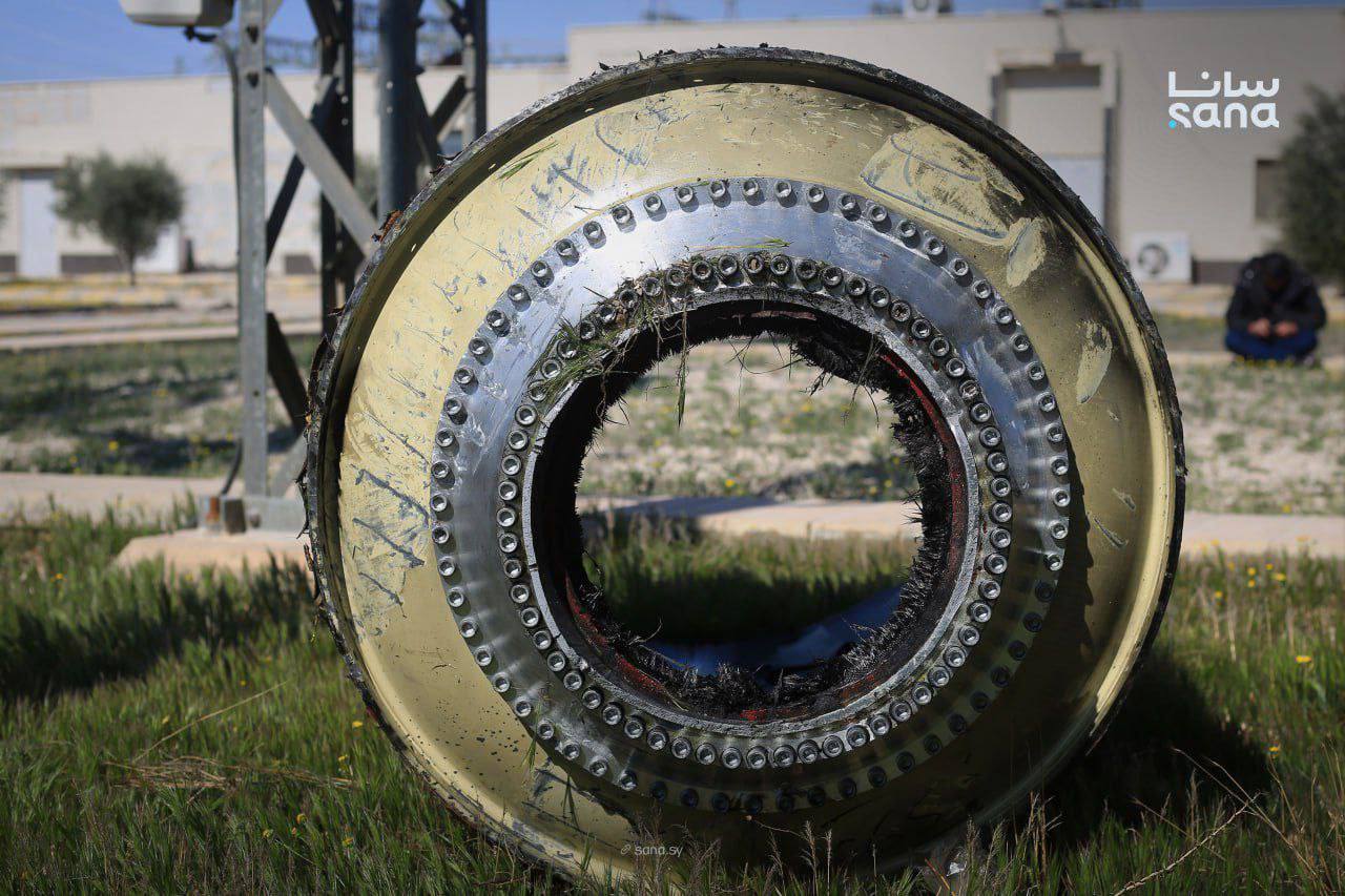 Обломки сбитой иранской ракеты повредили подстанцию в районе Дамаска Обломки сбитой иранской ракеты повредили подстанцию в районе Дамаска