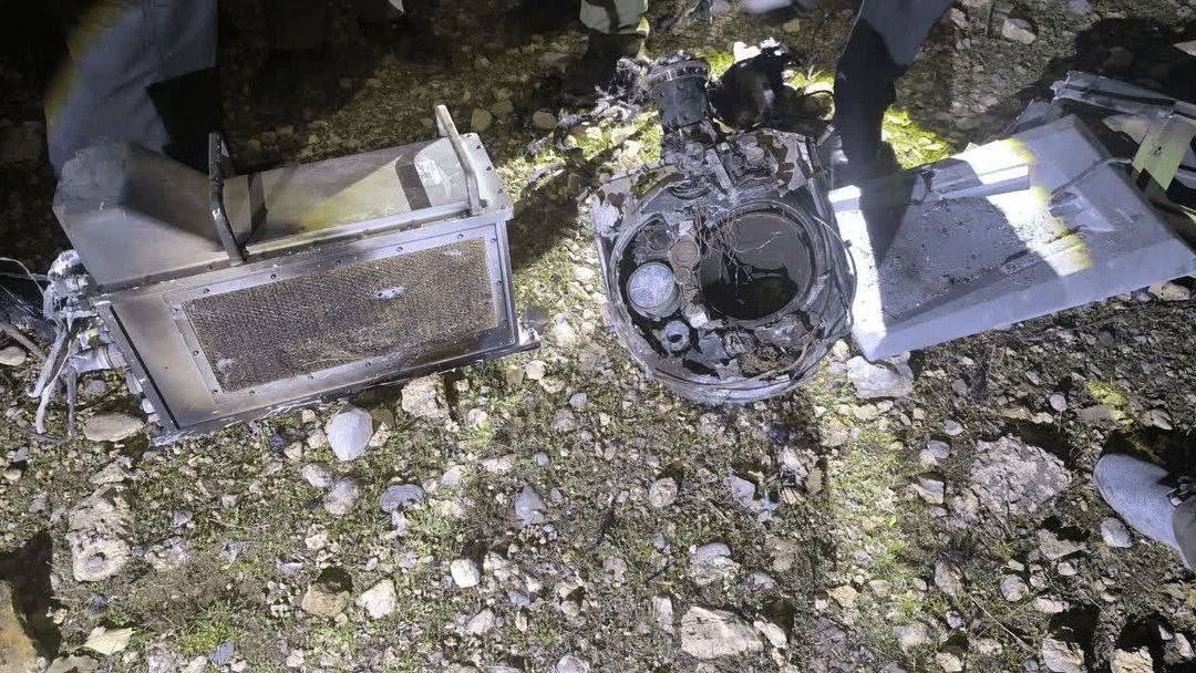 Обломки израильских беспилотников сбитых на западе Ирана в квадрате Хорремабада Обломки израильских беспилотников сбитых на западе Ирана в квадрате Хорремабада