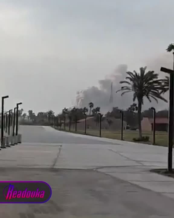 Иран атаковал НПЗ Aramco в Саудовской Аравии — над предприятием поднимается столб дыма