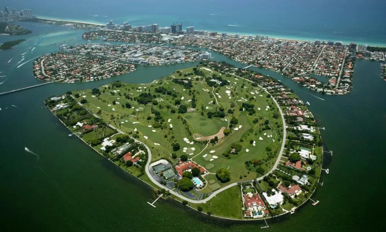 Цукерберг купил дом на острове-бункере для миллиардеров – американская элита готовится к худшему? Цукерберг купил дом на острове-бункере для миллиардеров – американская элита готовится к худшему?