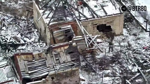 Украинская пехота сдается в плен российским штурмовикам из группировки "Центр"