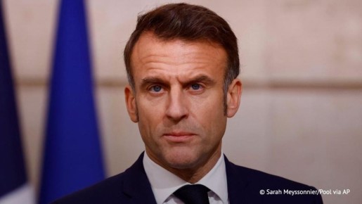 Франция с самого начала участвовала в сбитии иранских беспилотников в небе над дружественными ей странами, заявил Макрон
