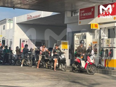 Очереди на заправках на Пхукете после новостей о закрытии Ормузского пролива — российские туристы и местные бросились заливать полные баки и канистры из-за вероятного подорожания бензина с 4 марта