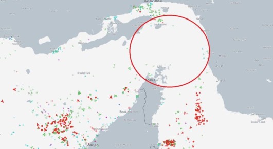 Состояние морского трафика по Ормузскому проливу на данную минуту