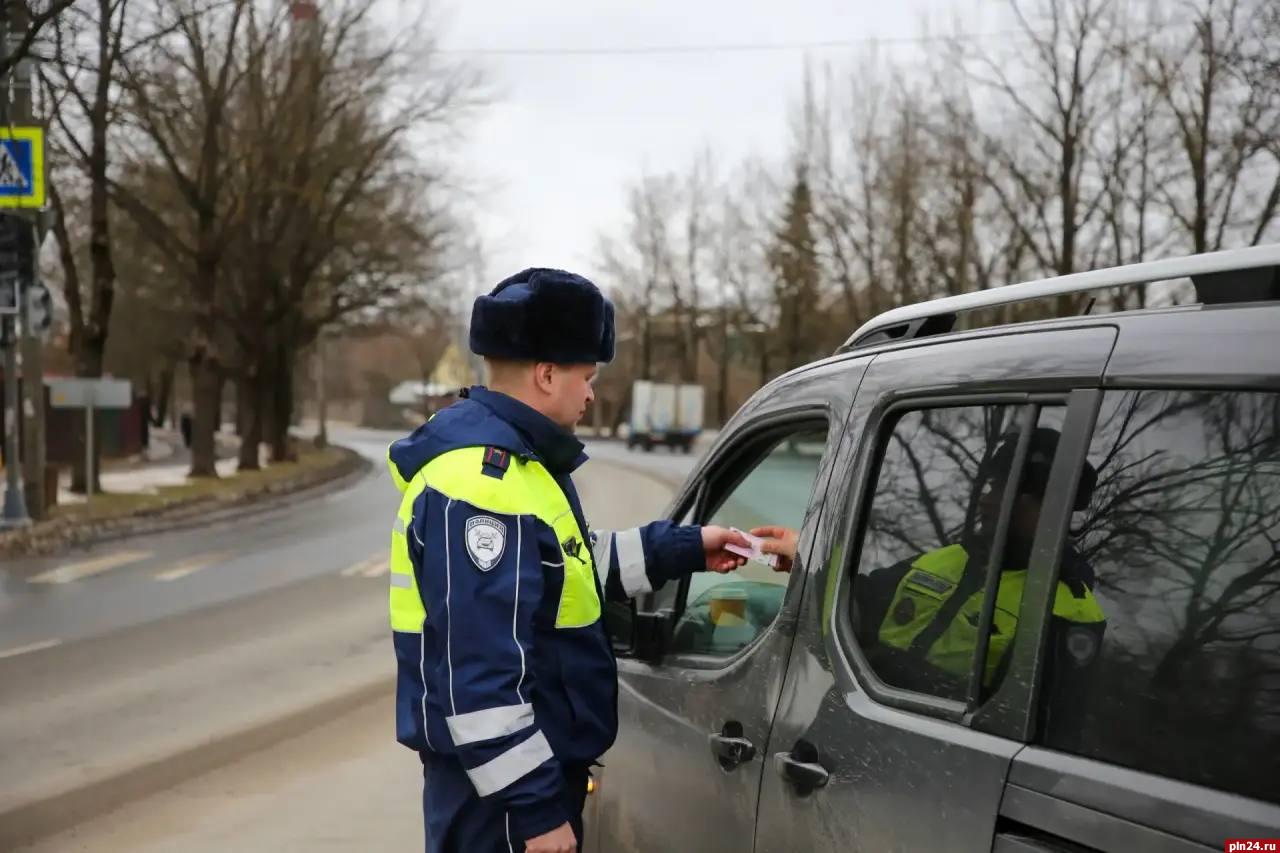 Два псковских водителя имеют более 500 неоплаченных штрафов Два псковских водителя имеют более 500 неоплаченных штрафов