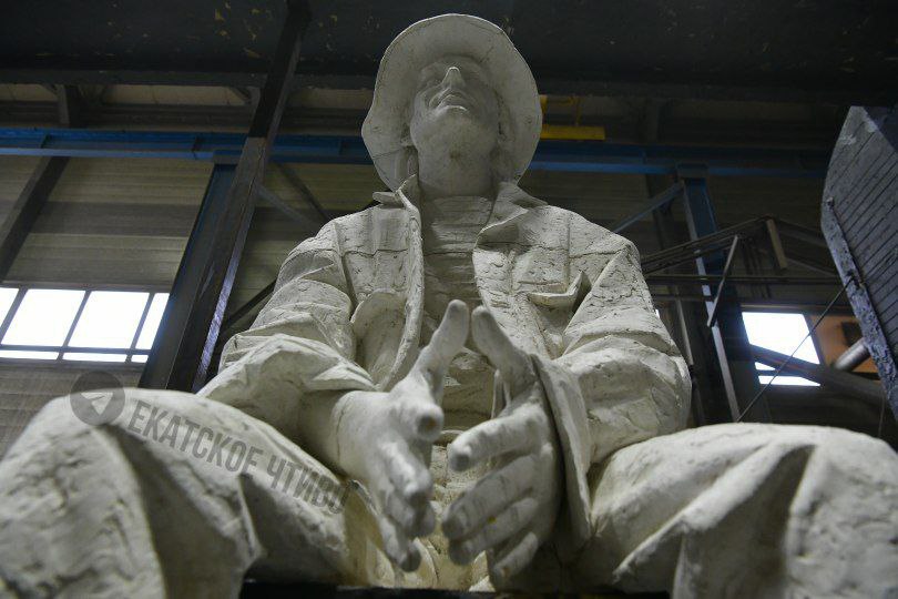 Памятник Алексею Балабанову обрел форму Памятник Алексею Балабанову обрел форму