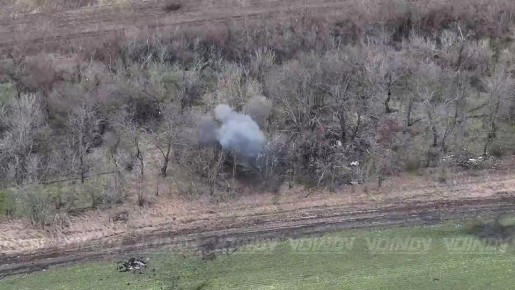 Операторы БпЛА 127 дивизии 5 армии группировки войск "Восток" настигли и уничтожили в лесопосадке группу пехоты противника