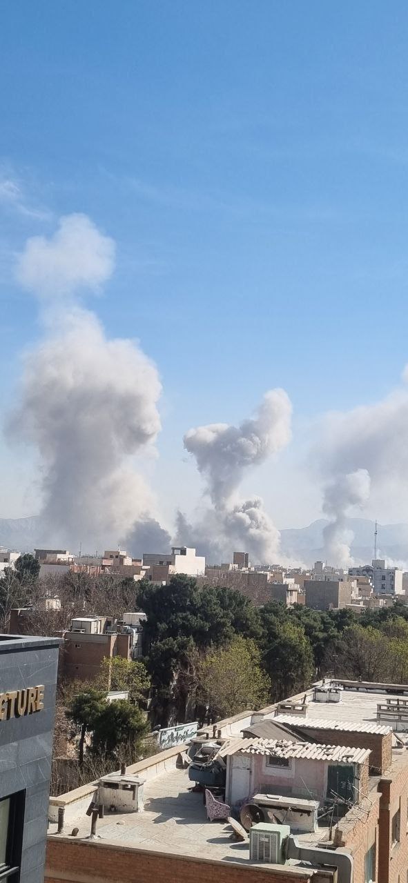 Кадры утренних ударов коалиции Эпштейна по Тегерану, а также центральным и западным районам Ирана