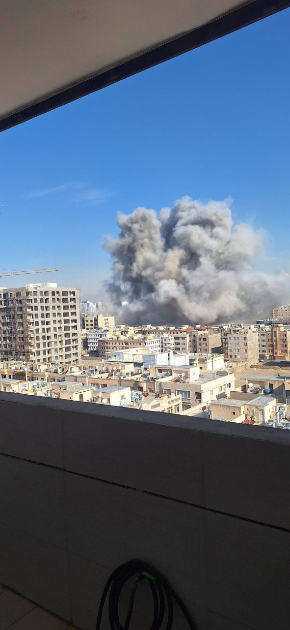 Кадры утренних ударов коалиции Эпштейна по Тегерану, а также центральным и западным районам Ирана Кадры утренних ударов коалиции Эпштейна по Тегерану, а также центральным и западным районам Ирана