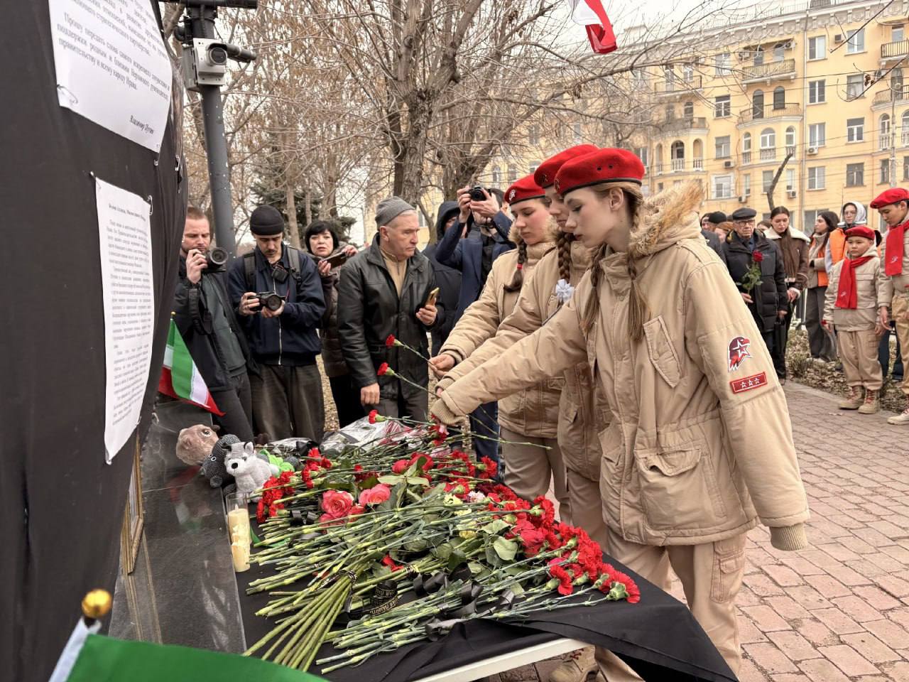 Сергей Мардан: Астраханские школьники почтили память убиенного Трампом рахбара Ирана Али Хаменеи Сергей Мардан: Астраханские школьники почтили память убиенного Трампом рахбара Ирана Али Хаменеи