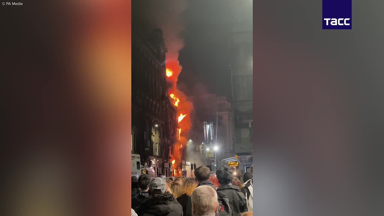 В центре крупнейшего шотландского города Глазго обрушился купол здания из-за сильного пожара, сообщает Би-би-си