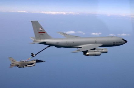 ������� KC-135 ���� ������� �������� ����������� � �����