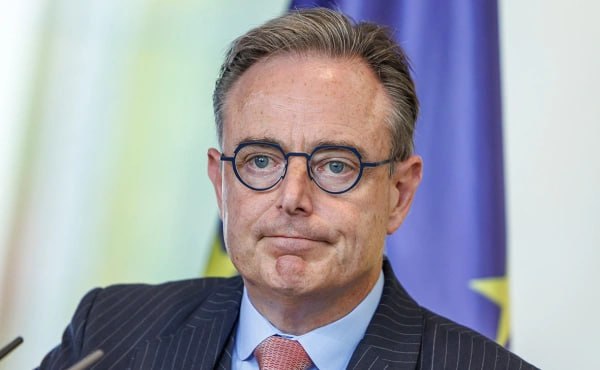 Премьер-министр Бельгии Барт де Вевер призвал ЕС начать переговоры с Россией