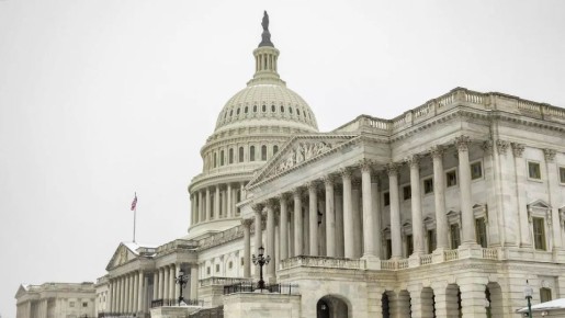 Демократы попробуют провести резолюцию об ограничении военных полномочий Трампа