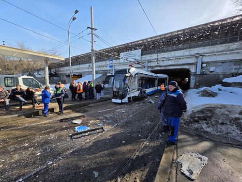 В Москве столкнулись два трамвая: пострадали 18 человек, среди них дети В Москве столкнулись два трамвая: пострадали 18 человек, среди них дети