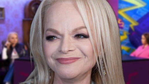 Лариса Долина подала в суд на курьеров и дроперов, которые "помогали" ей совершить сделку с квартирой за 124 млн рублей