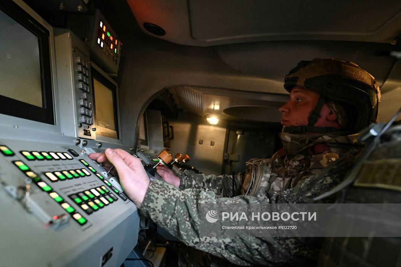 Боевое дежурство ЗРК "Бук-М3" группировки войск "Центр" на Добропольском направлении СВО Боевое дежурство ЗРК "Бук-М3" группировки войск "Центр" на Добропольском направлении СВО